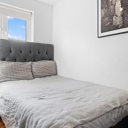 לונדון Shard View 3 Bed Entire Home מראה חיצוני תמונה