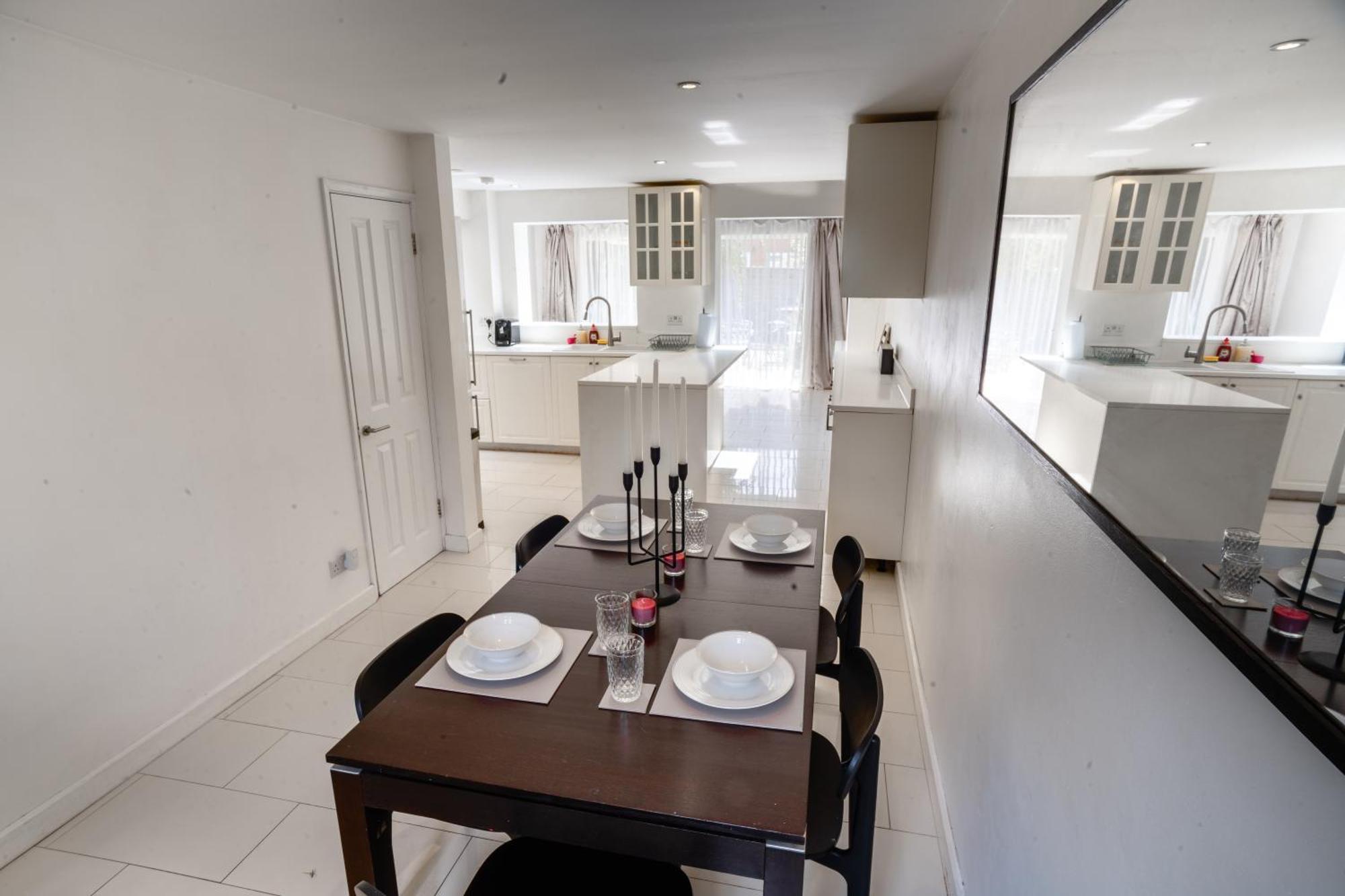 לונדון Shard View 3 Bed Entire Home מראה חיצוני תמונה