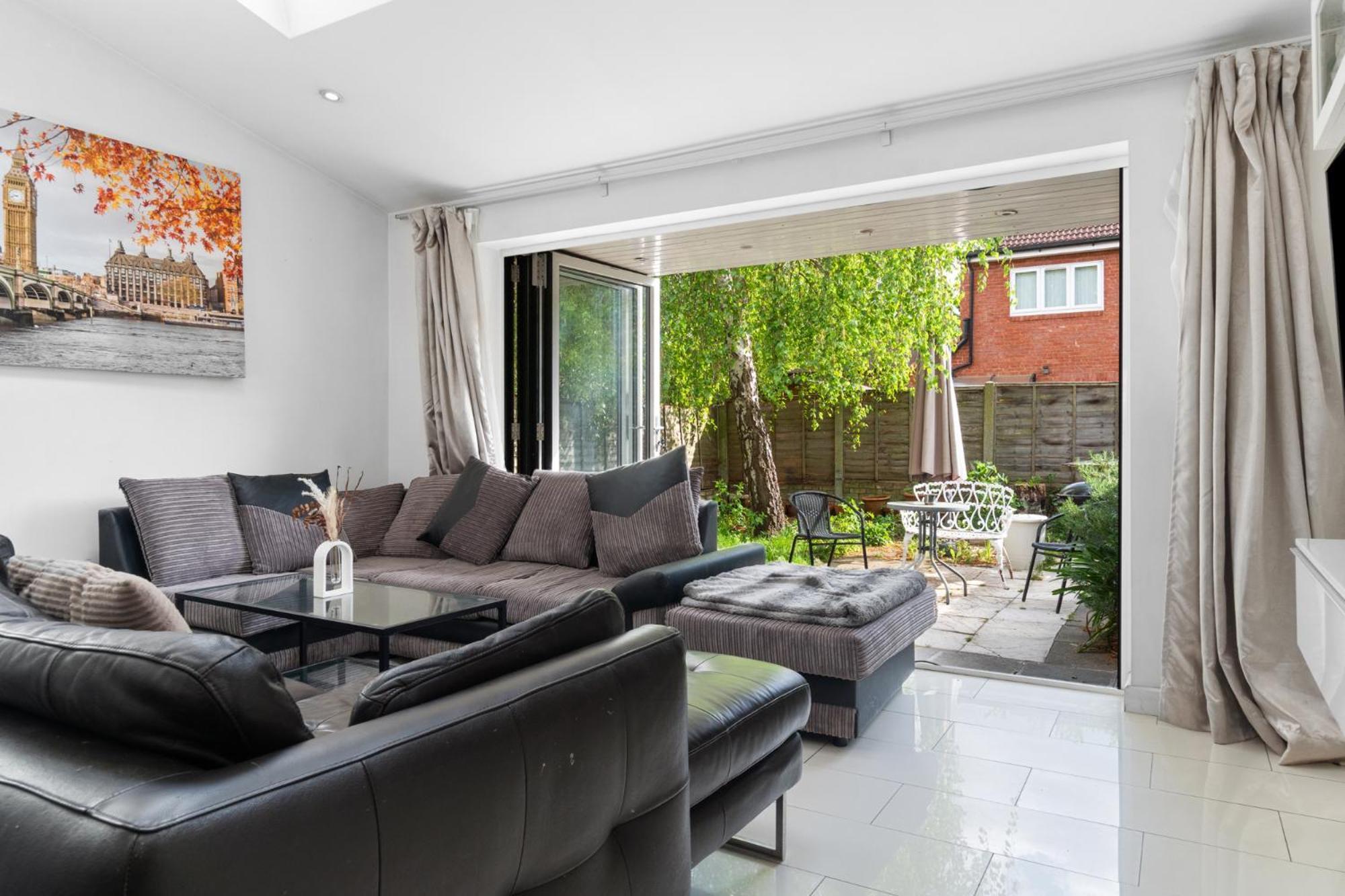 לונדון Shard View 3 Bed Entire Home מראה חיצוני תמונה